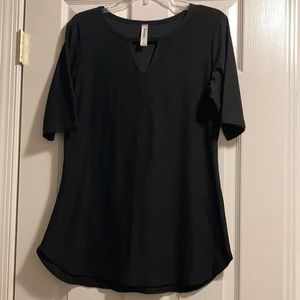 🟩 Boutique Women’s Top - Size L
